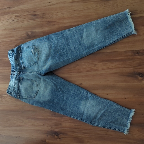 Size 3 (25) jeans, stressed, cropped, faded - Picture 3 of 3